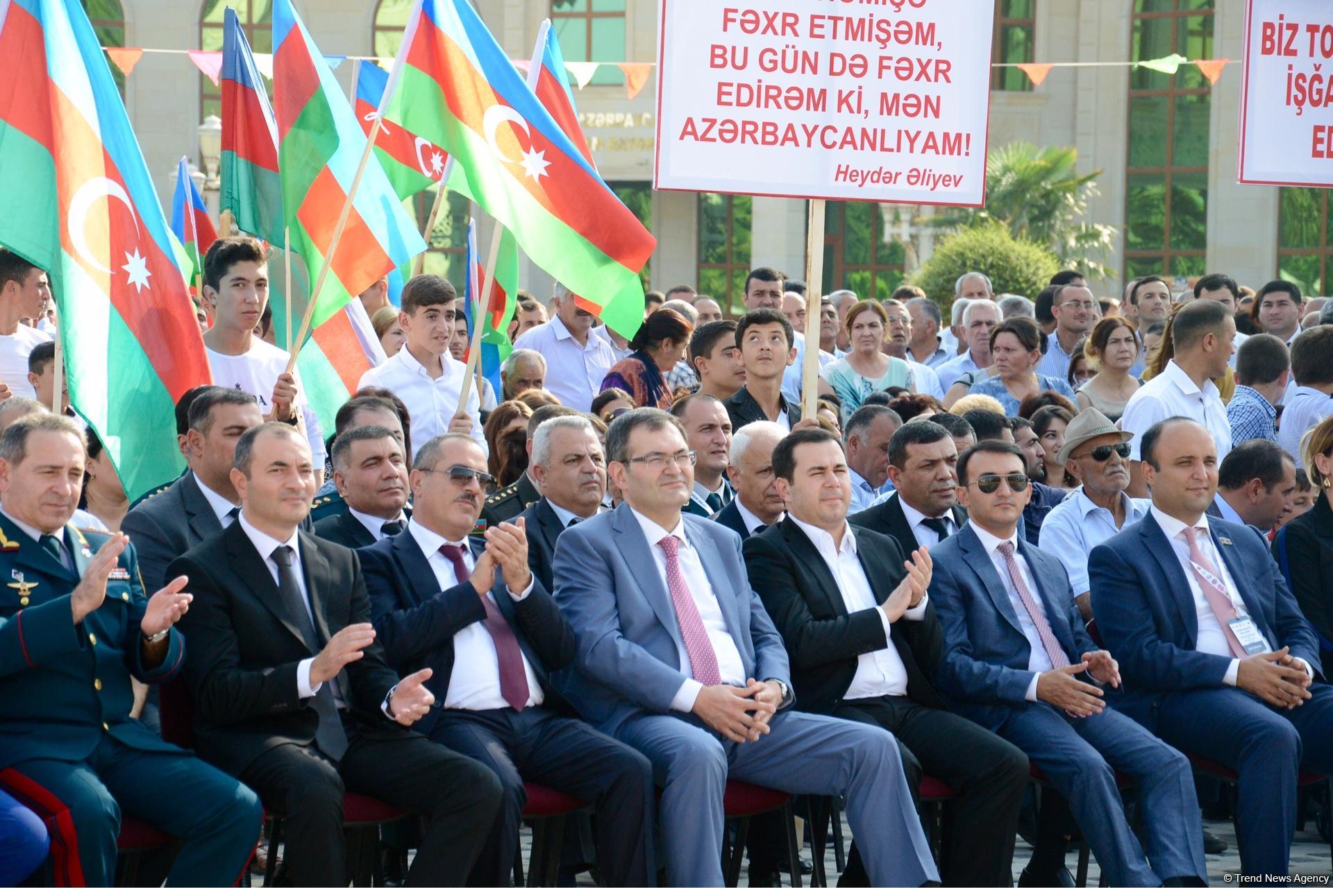 Quzanlıda Azərbaycanın işğal olunmuş və cəbhəyanı rayonlarının gənclərinin forumu keçirilib (FOTO) (YENİLƏNİB)