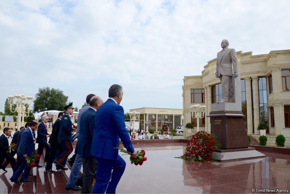Quzanlıda Azərbaycanın işğal olunmuş və cəbhəyanı rayonlarının gənclərinin forumu keçirilib (FOTO) (YENİLƏNİB)