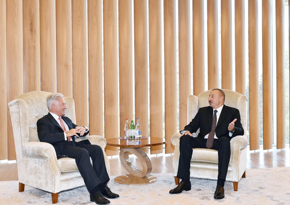 Prezident İlham Əliyev Böyük Britaniyanın dövlət naziri ilə görüşüb (FOTO)