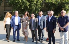Heydər Əliyev Fondunun vitse-prezidenti Leyla Əliyeva Dövlət Rəssamlıq Akademiyasında olub (FOTO)