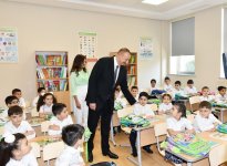 Prezident İlham Əliyev və xanımı Bakıdakı 20 nömrəli məktəb-liseyin yeni binasının açılışında iştirak ediblər (FOTO) (YENİLƏNİB)