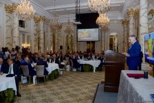 Azərbaycan-Dünya Bankı əməkdaşlığının 25 illiyinə həsr olunmuş poçt markası buraxılıb (FOTO)