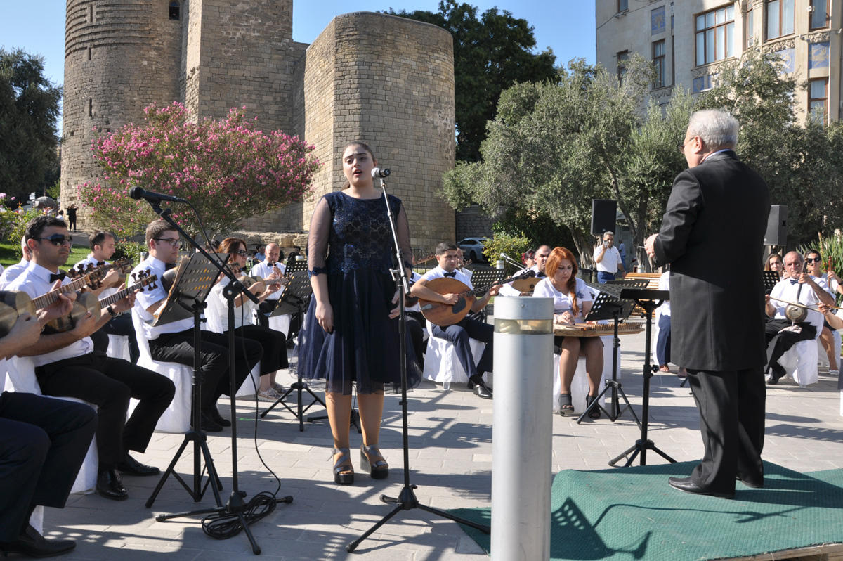 İçəri Şəhərdə "Musiqi Günü" konserti keçirilib (FOTO)