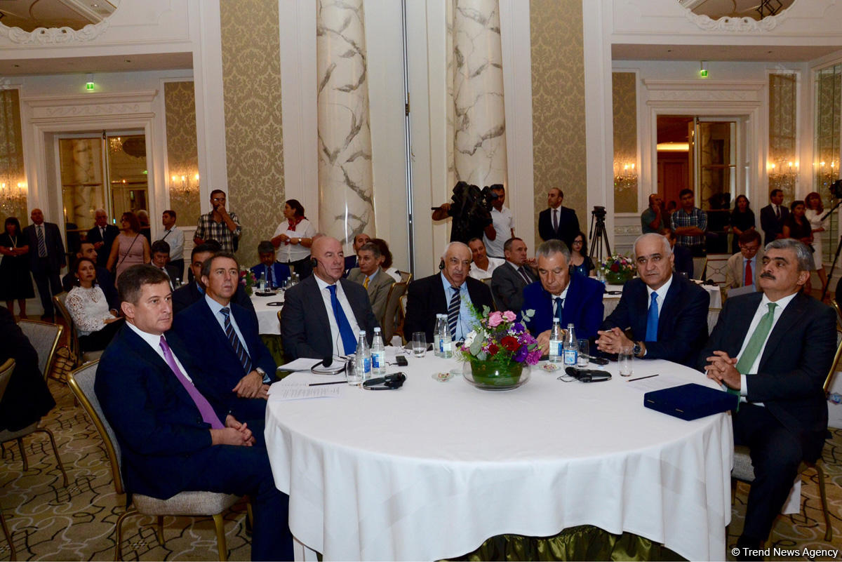 Azərbaycan-Dünya Bankı əməkdaşlığının 25 illiyinə həsr olunmuş poçt markası buraxılıb (FOTO)