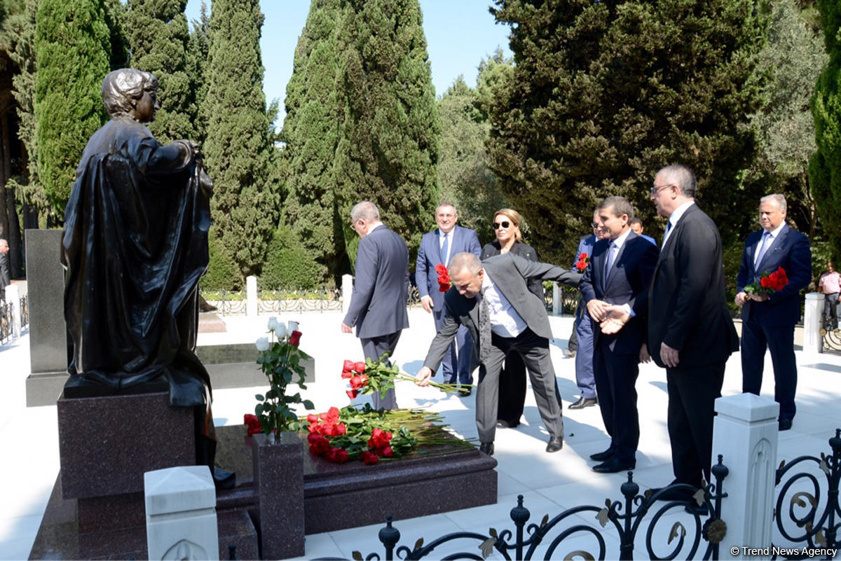 Azərbaycanda Neftçilər günü qeyd olunur (FOTOREPORTAJ)