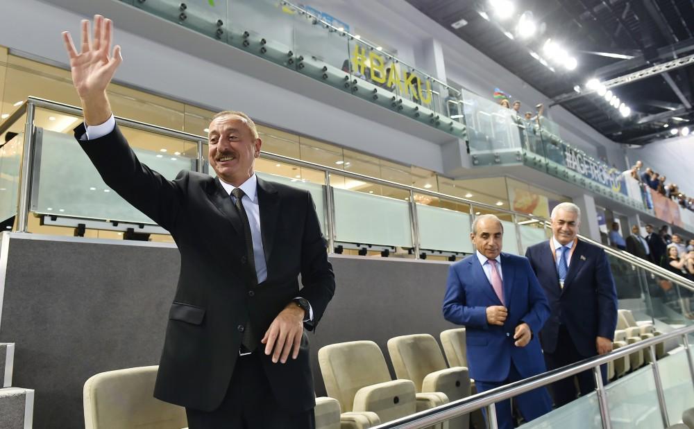 Azərbaycan Prezidenti İlham Əliyev voleybol üzrə milli komandamızın oyununa baxıb (FOTO)