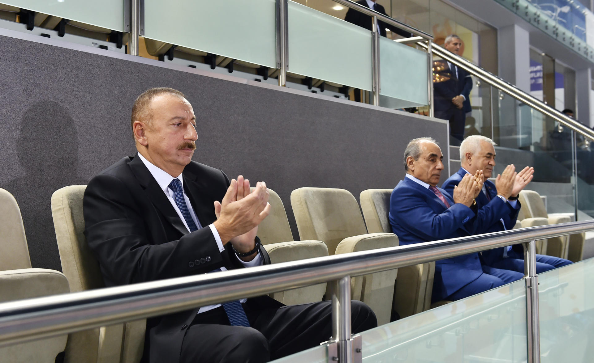 Prezident İlham Əliyev voleybol üzrə milli komandamızın oyununa baxıb (FOTO)