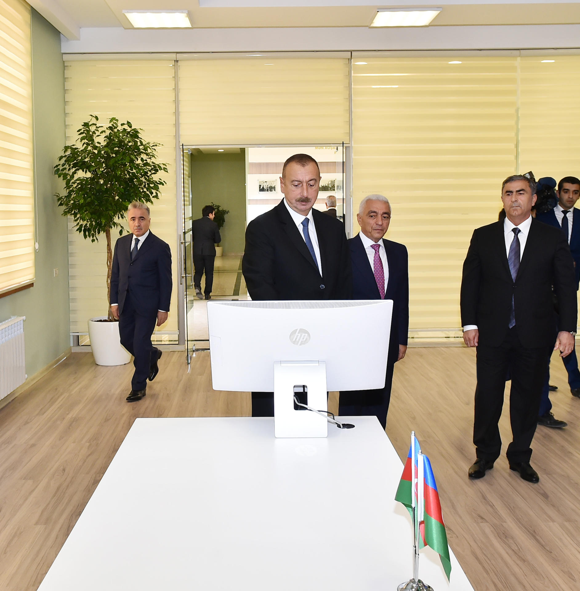 Prezident İlham Əliyev Salyanda “Qaraqaşlı” yarımstansiyasının açılışında iştirak edib (FOTO)