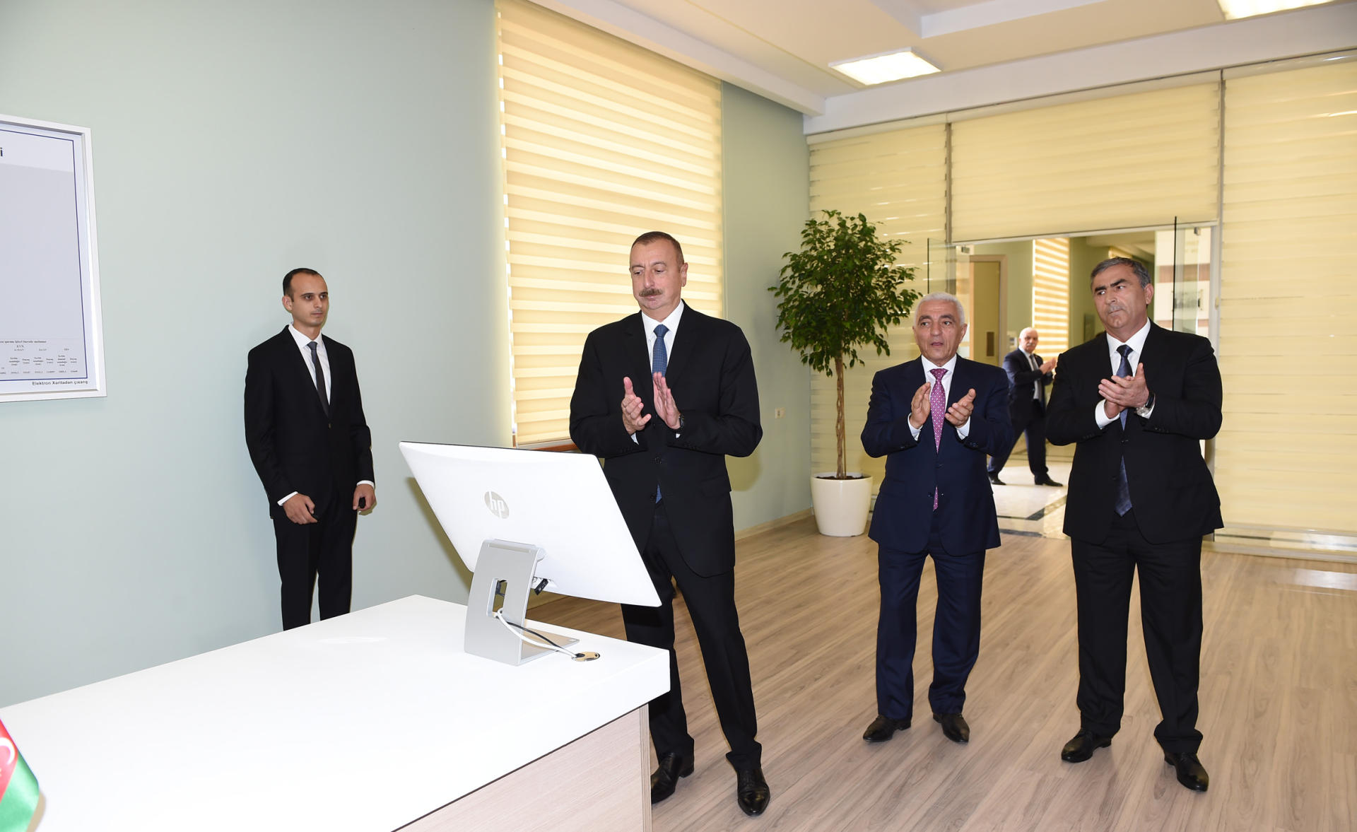 Prezident İlham Əliyev Salyanda “Qaraqaşlı” yarımstansiyasının açılışında iştirak edib (FOTO)