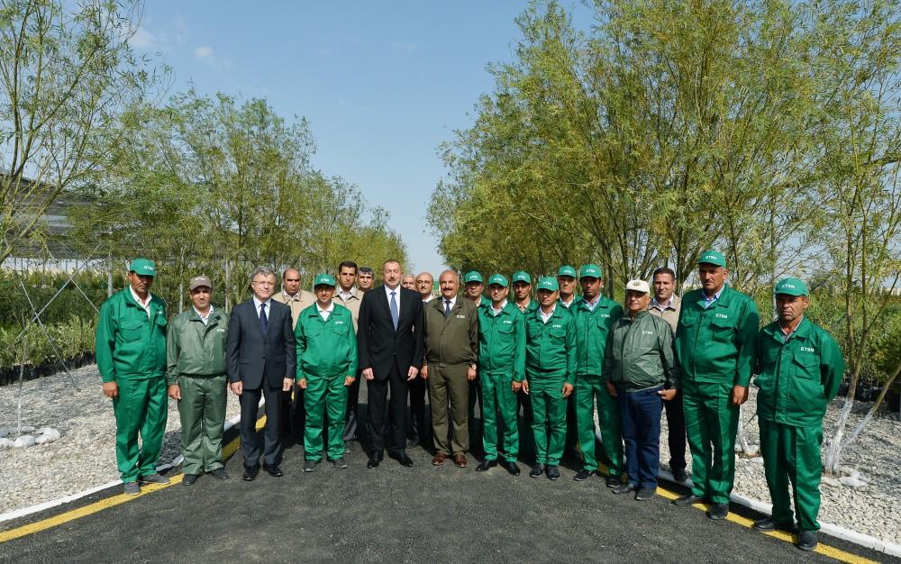 Prezident İlham Əliyev Salyanın Xıdırlı kəndində dəniz suyunun duzsuzlaşdırılması kompleksinin fəaliyyəti ilə tanış olub (FOTO)