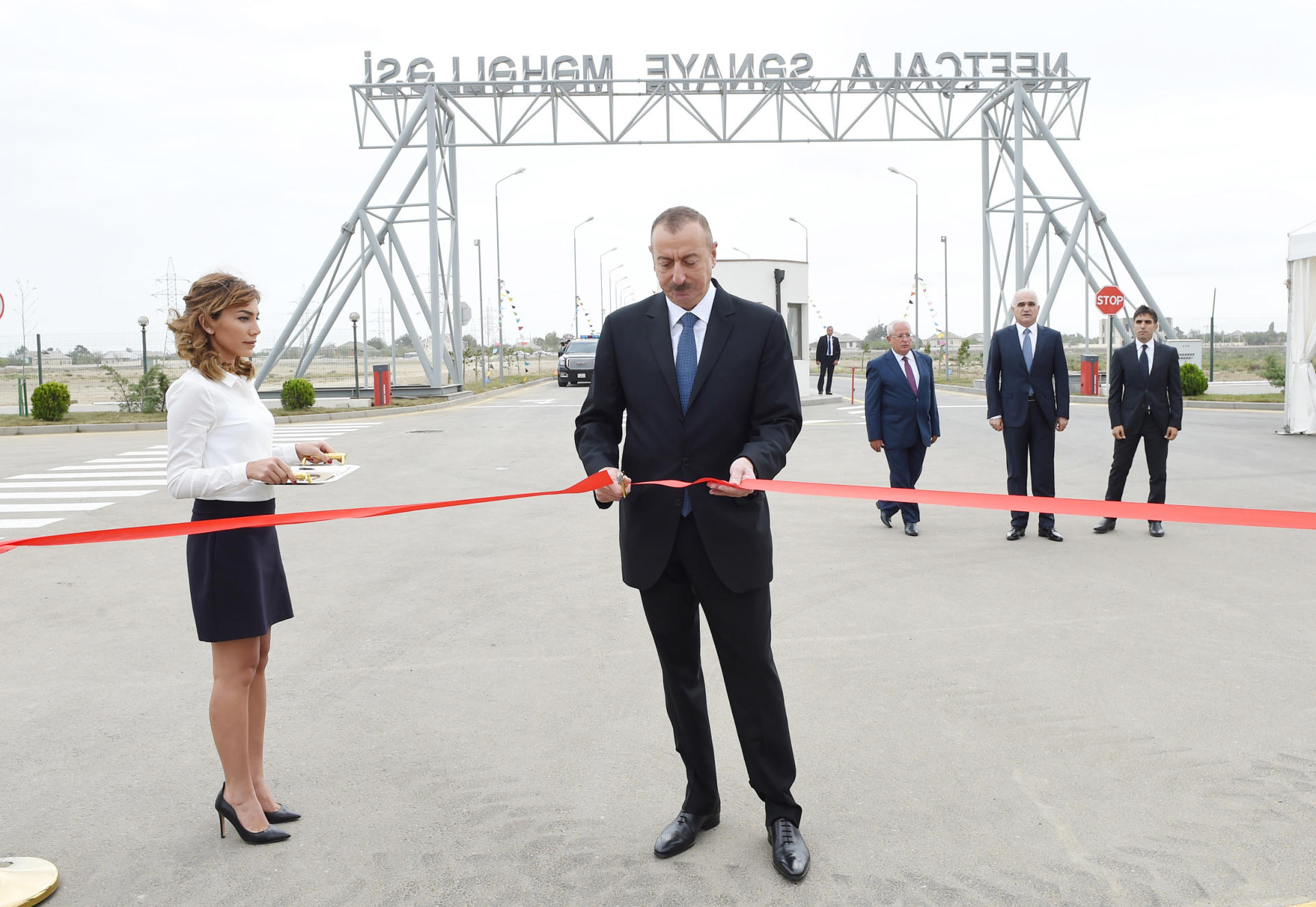 Prezident İlham Əliyev Neftçala Sənaye Məhəlləsinin açılışında iştirak edib (YENİLƏNİB) (FOTO)