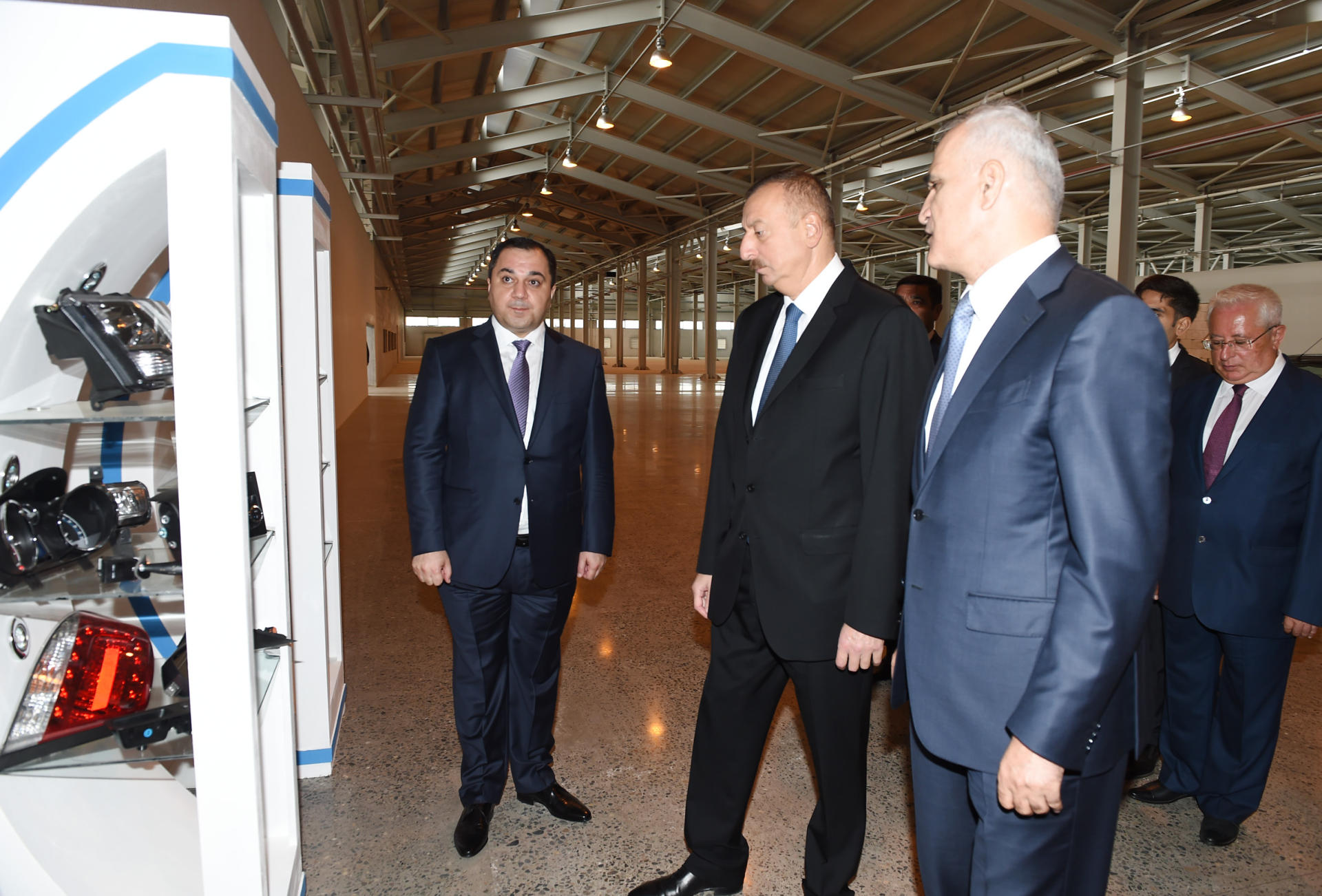 Prezident İlham Əliyev Neftçala Sənaye Məhəlləsinin açılışında iştirak edib (YENİLƏNİB) (FOTO)