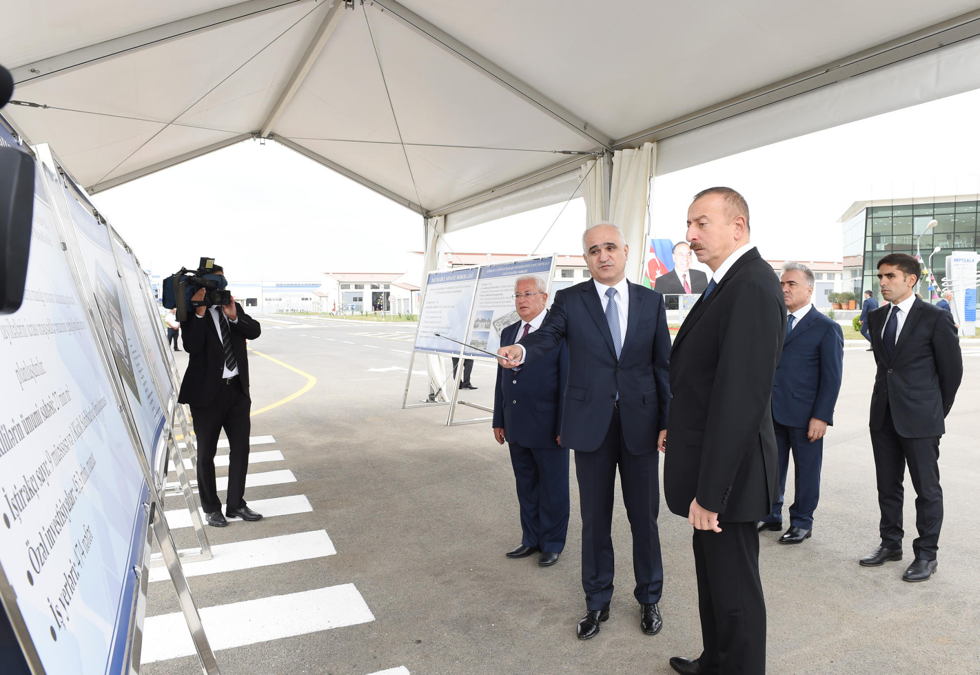 Prezident İlham Əliyev Neftçala Sənaye Məhəlləsinin açılışında iştirak edib (YENİLƏNİB) (FOTO)