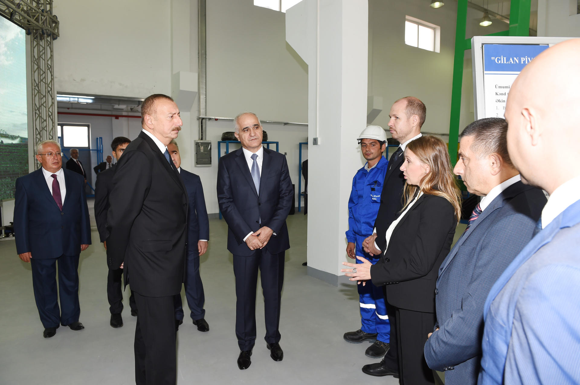 Prezident İlham Əliyev Neftçala Sənaye Məhəlləsinin açılışında iştirak edib (YENİLƏNİB) (FOTO)