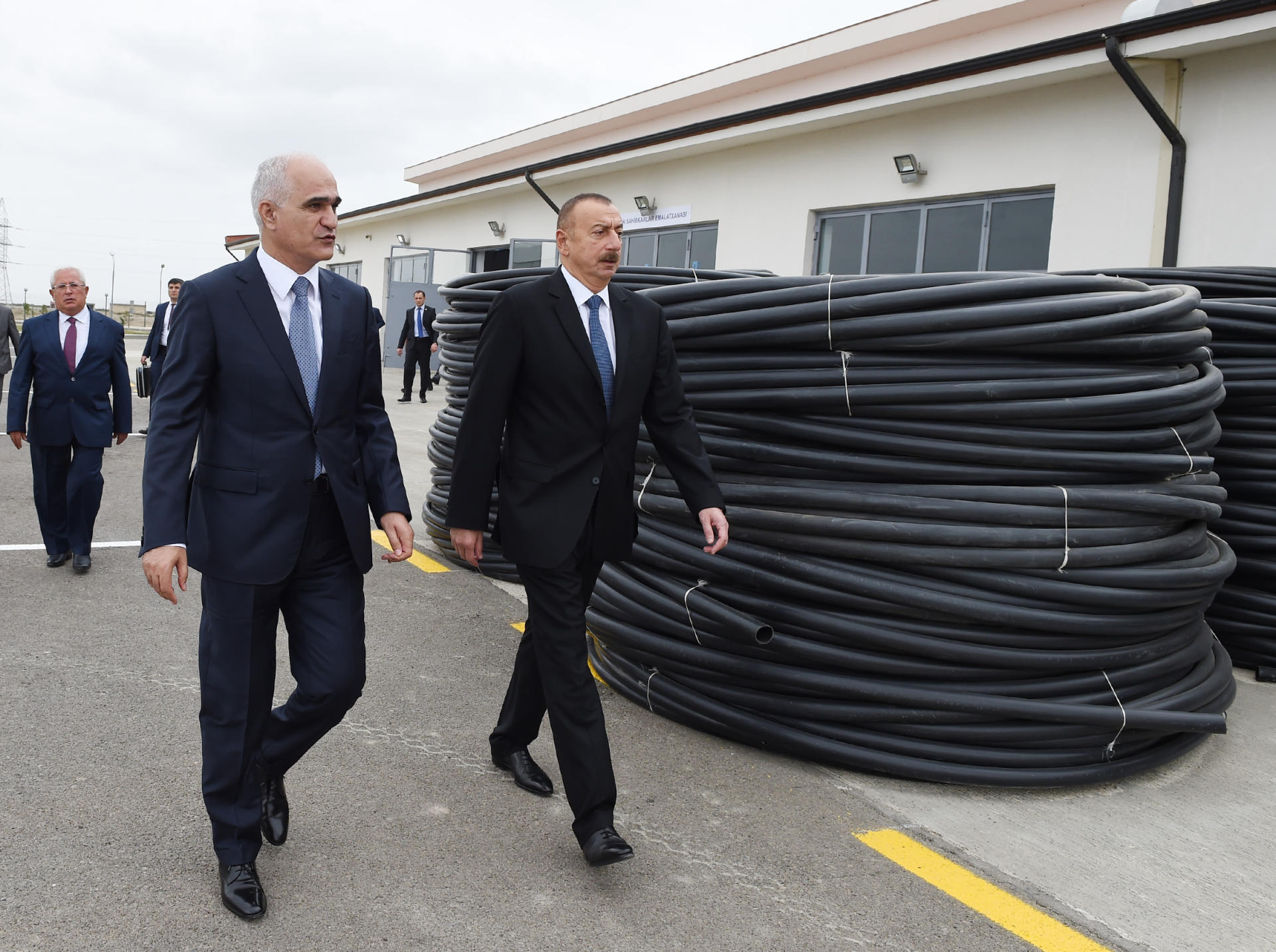 Prezident İlham Əliyev Neftçala Sənaye Məhəlləsinin açılışında iştirak edib (YENİLƏNİB) (FOTO)