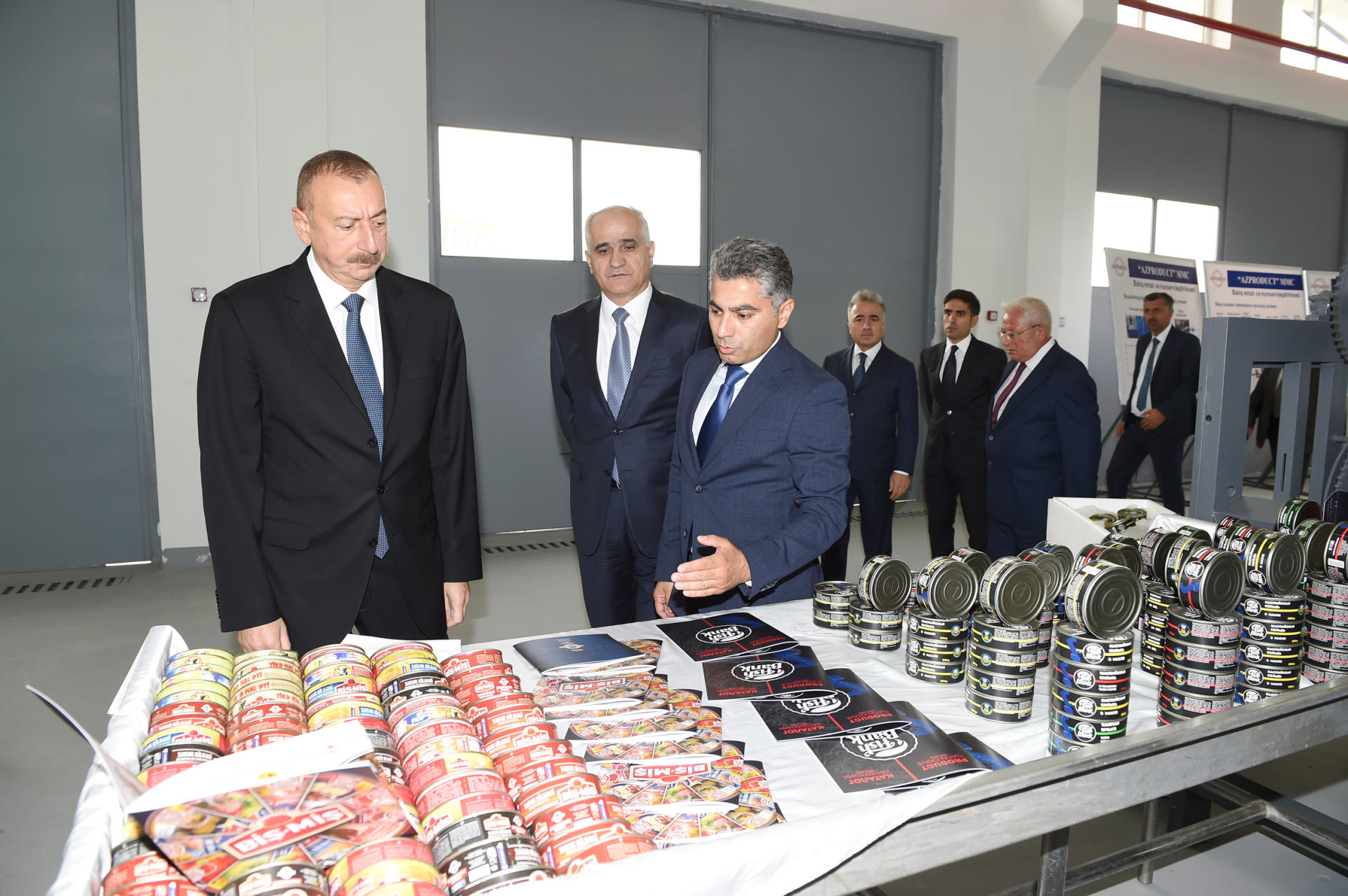 Prezident İlham Əliyev Neftçala Sənaye Məhəlləsinin açılışında iştirak edib (YENİLƏNİB) (FOTO)