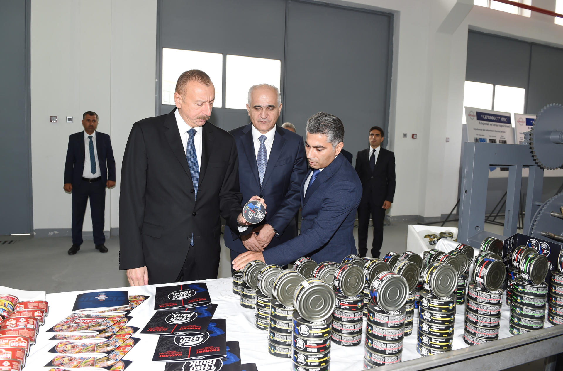 Prezident İlham Əliyev Neftçala Sənaye Məhəlləsinin açılışında iştirak edib (YENİLƏNİB) (FOTO)
