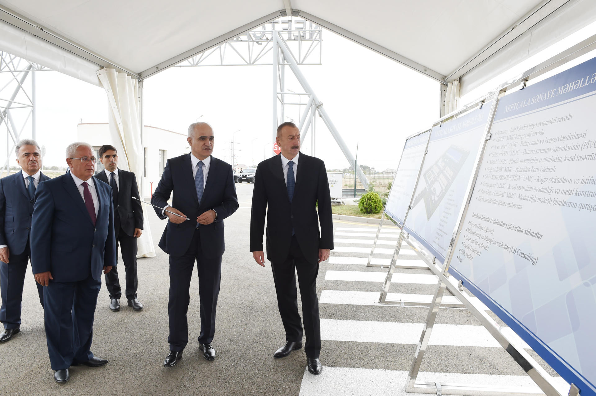 Prezident İlham Əliyev Neftçala Sənaye Məhəlləsinin açılışında iştirak edib (YENİLƏNİB) (FOTO)