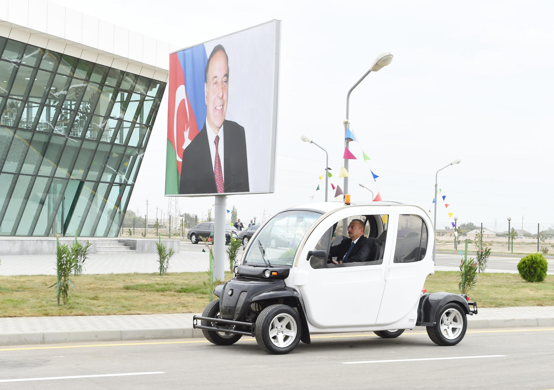 Prezident İlham Əliyev Neftçala Sənaye Məhəlləsinin açılışında iştirak edib (YENİLƏNİB) (FOTO)