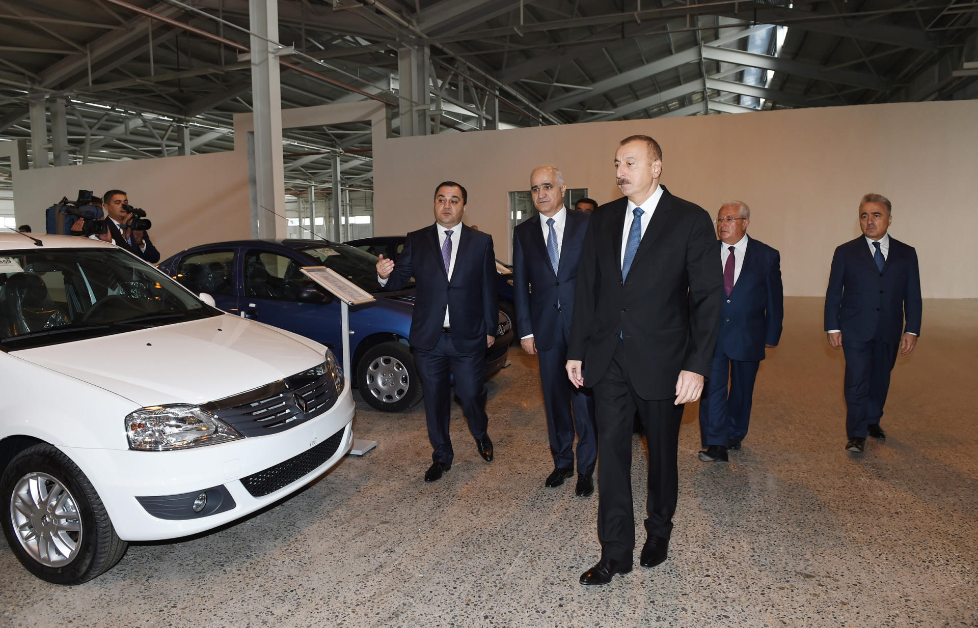Prezident İlham Əliyev Neftçala Sənaye Məhəlləsinin açılışında iştirak edib (YENİLƏNİB) (FOTO)