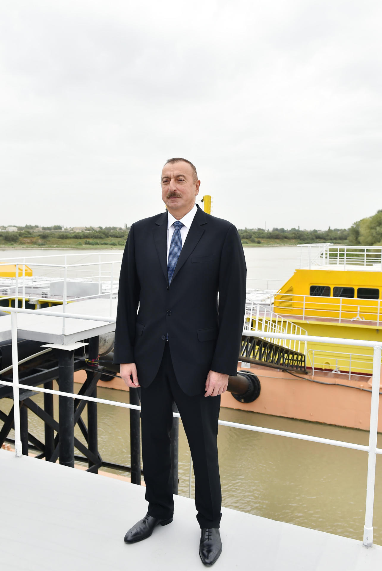 Prezident İlham Əliyev Neftçala rayonunun əkin sahələrinə suvarma suyunun verilməsi mərasimində iştirak edib (FOTO)