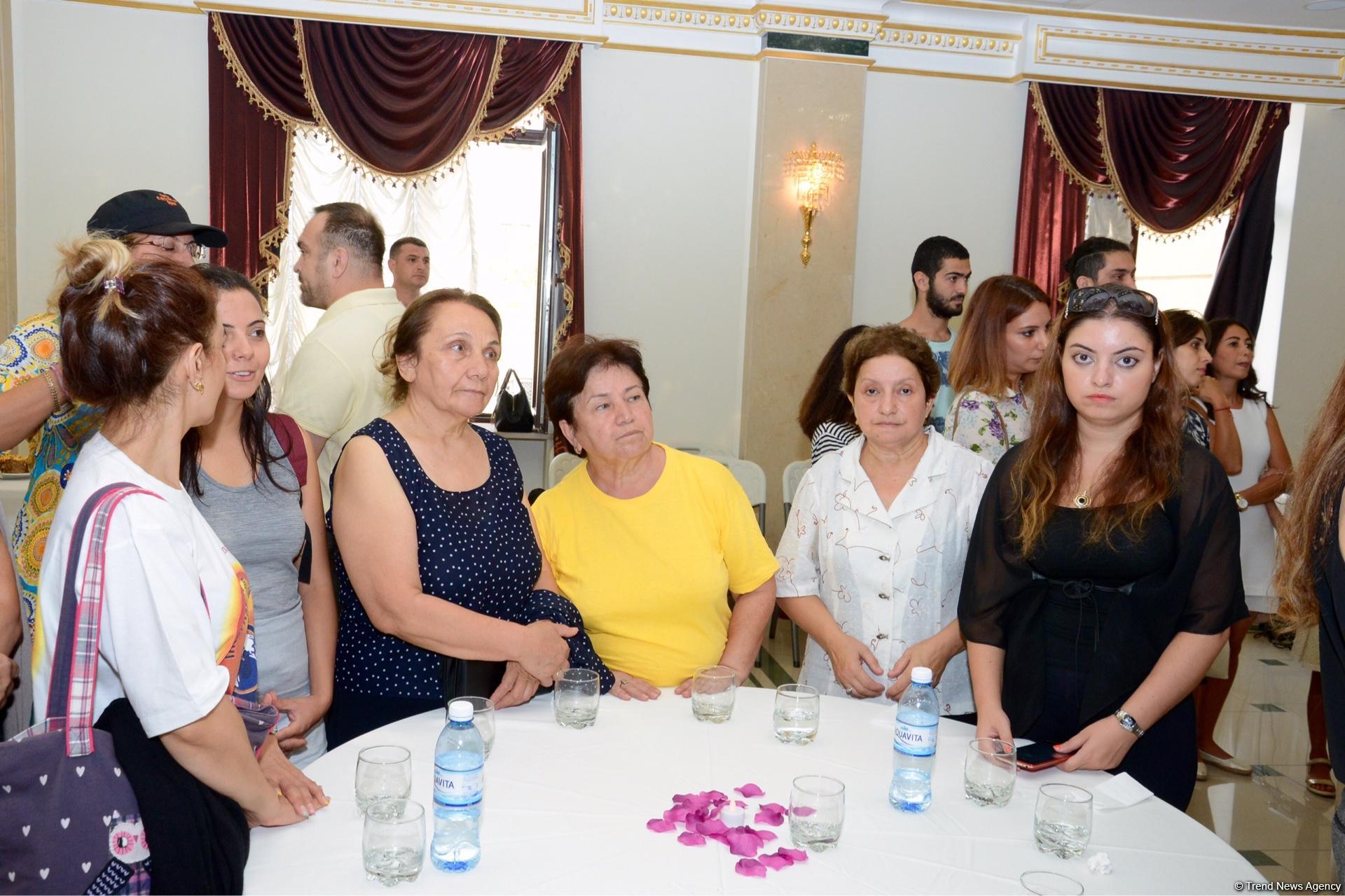 Bakıda “Klassik Yoqa Məktəbi” açılıb (FOTO)