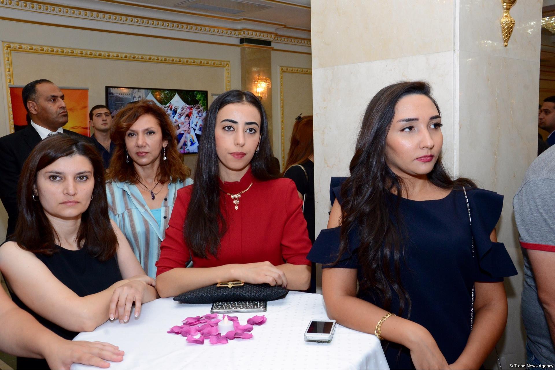 Bakıda “Klassik Yoqa Məktəbi” açılıb (FOTO)