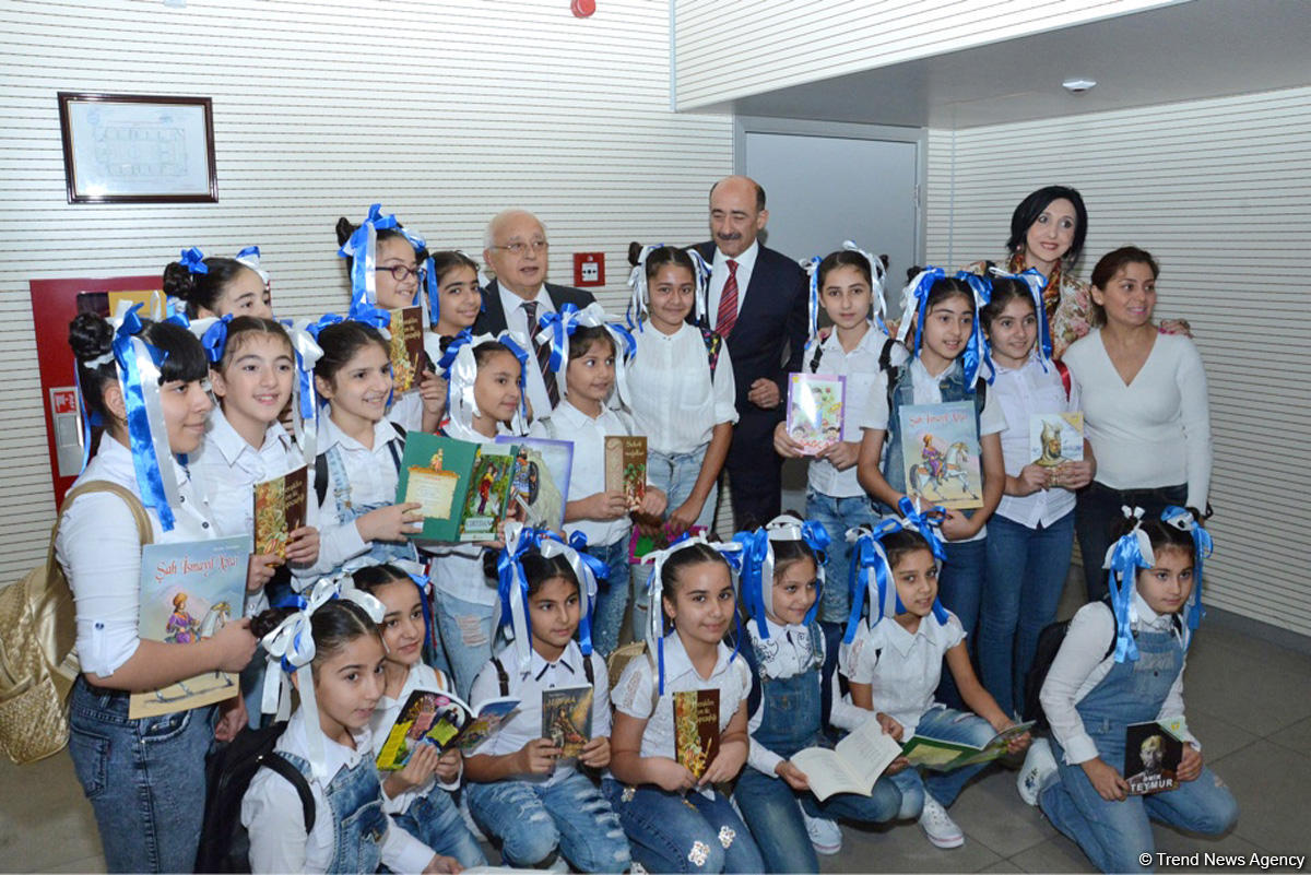 V Bakı Beynəlxalq Kitab Sərgi-Yarmarkasının açılışı olub (FOTO)