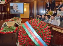 Lütfi Zadə ilə vida mərasimi keçirilib (FOTO)