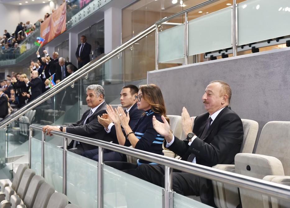 Prezident İlham Əliyev və birinci xanım Mehriban Əliyeva komandamızın oyununa baxıblar (FOTO)