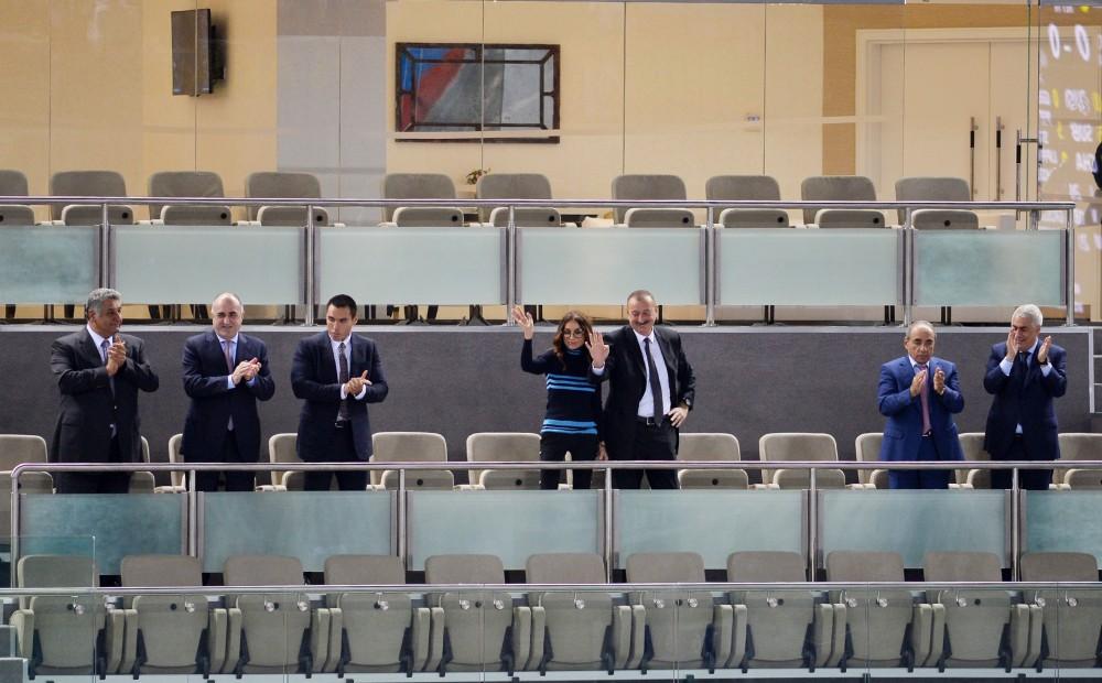 Prezident İlham Əliyev və birinci xanım Mehriban Əliyeva komandamızın oyununa baxıblar (FOTO)