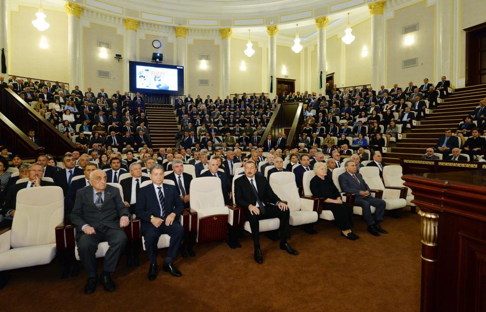 Prezident İlham Əliyev dünya şöhrətli alim Lütfi Zadə ilə vida mərasimində iştirak edib (FOTO) (YENİLƏNİB-2)