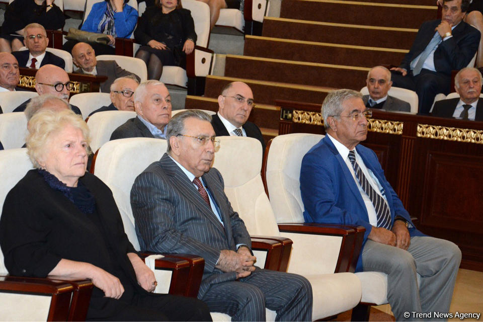 Lütfi Zadə ilə vida mərasimi keçirilib (FOTO)