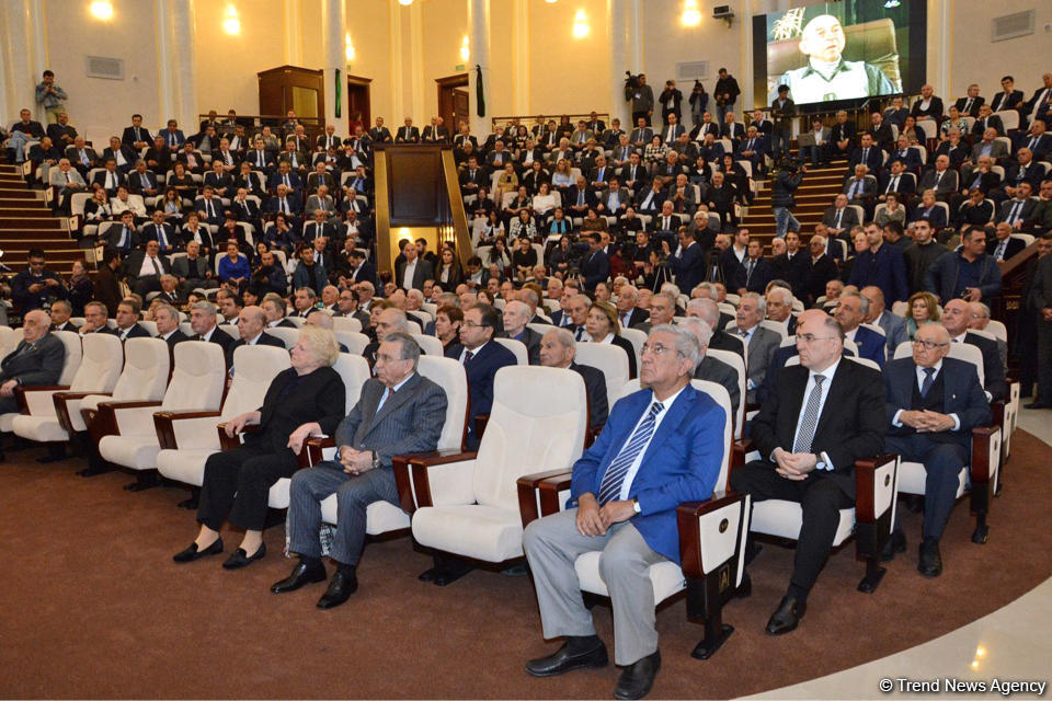 Lütfi Zadə ilə vida mərasimi keçirilib (FOTO)