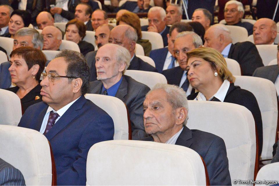 Lütfi Zadə ilə vida mərasimi keçirilib (FOTO)