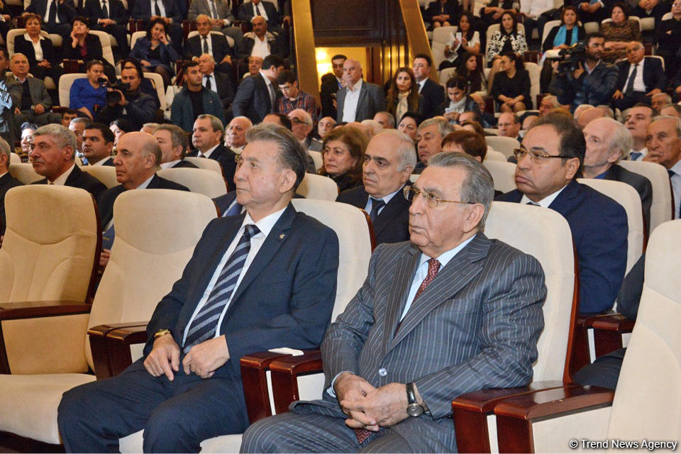 Lütfi Zadə ilə vida mərasimi keçirilib (FOTO)