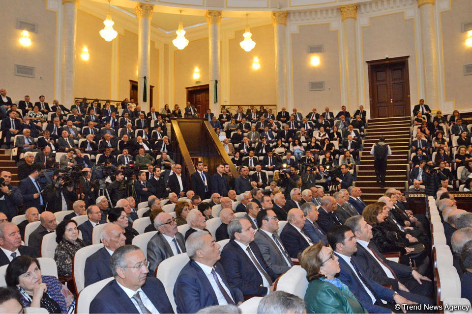 Lütfi Zadə ilə vida mərasimi keçirilib (FOTO)