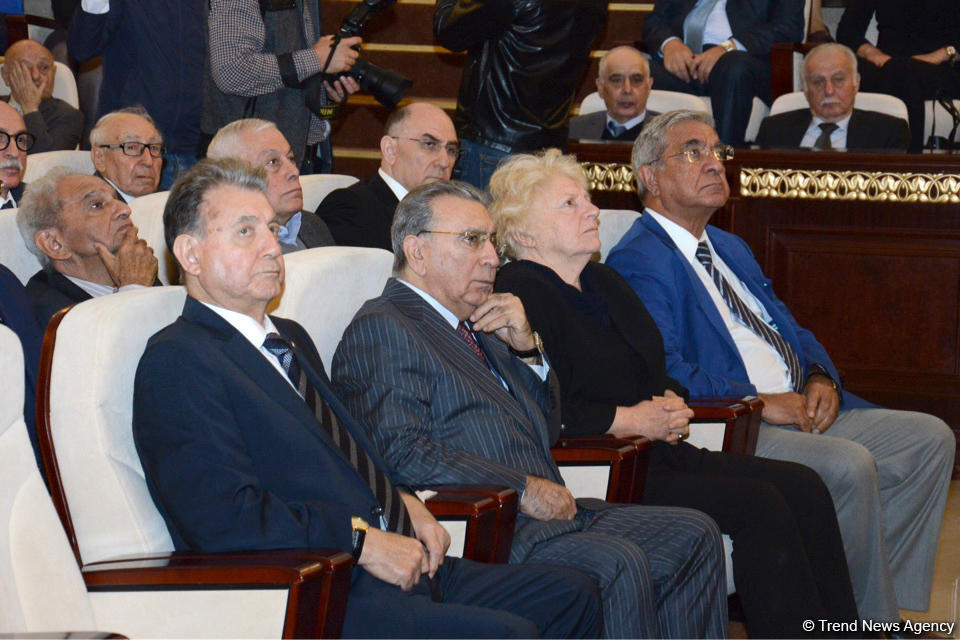 Lütfi Zadə ilə vida mərasimi keçirilib (FOTO)