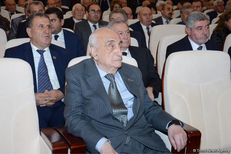 Lütfi Zadə ilə vida mərasimi keçirilib (FOTO)