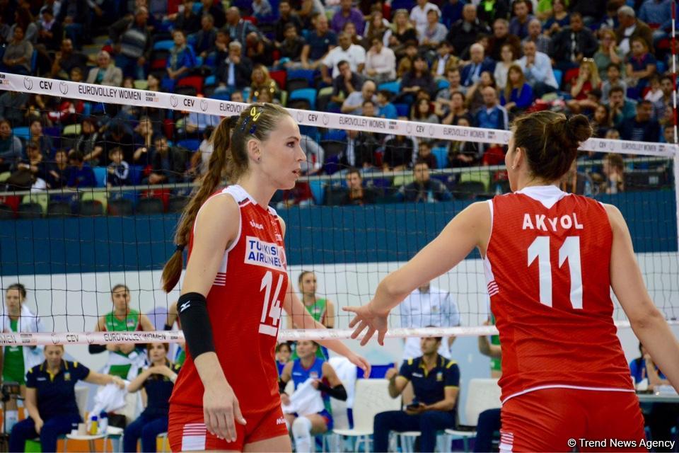 Voleybol millimiz Avropa Çemionatında növbəti oyununu keçirib (FOTOREPORTAJ)