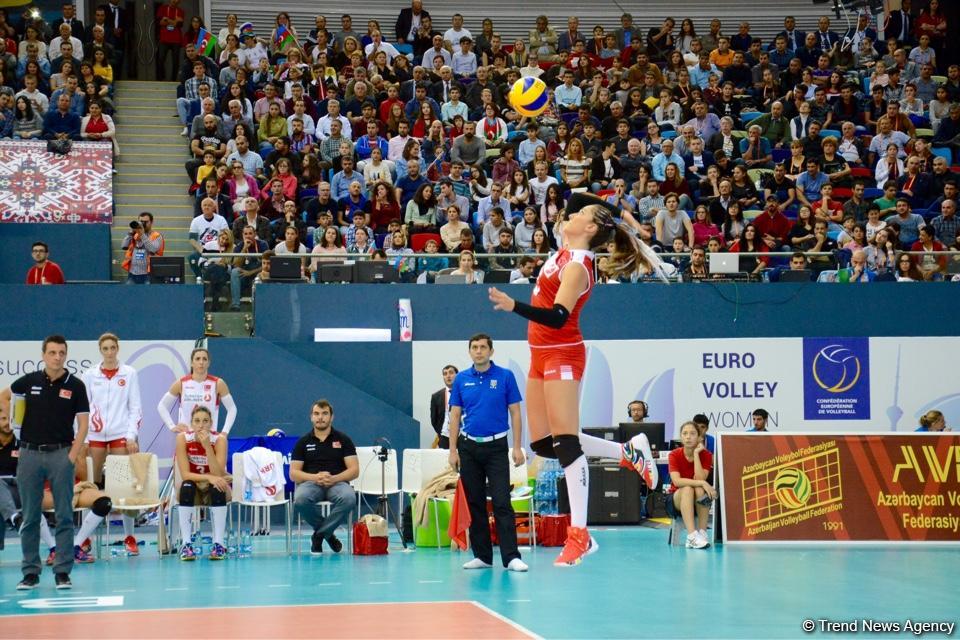 Voleybol millimiz Avropa Çemionatında növbəti oyununu keçirib (FOTOREPORTAJ)