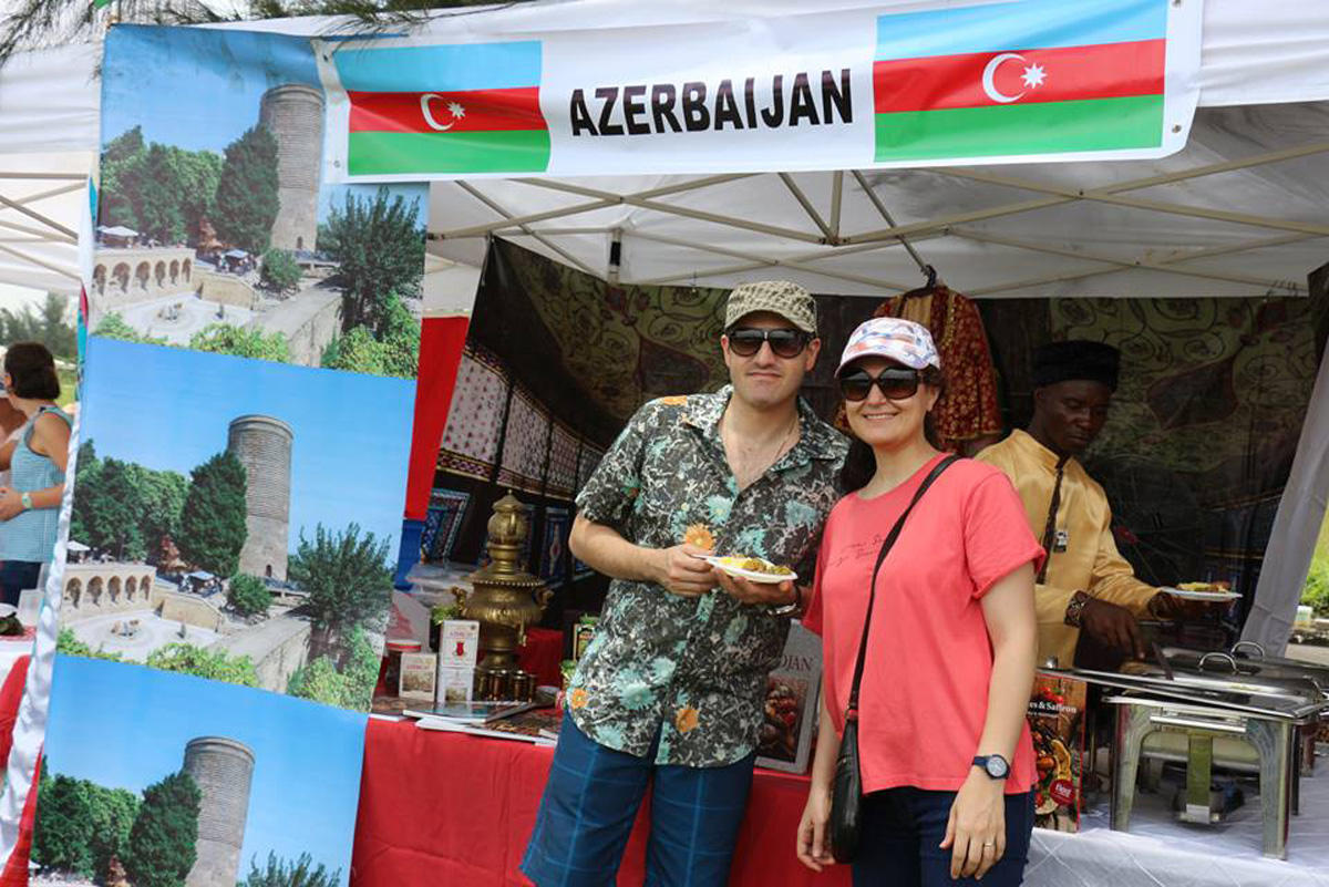 Azərbaycan Milli Geyim Mərkəzinin libasları Nigeriyada təqdim olunub (FOTO)