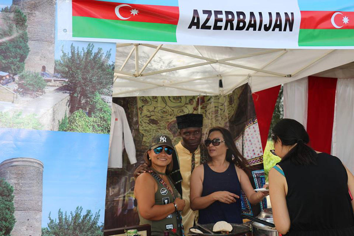 Azərbaycan Milli Geyim Mərkəzinin libasları Nigeriyada təqdim olunub (FOTO)