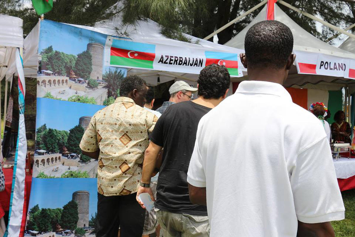 Azərbaycan Milli Geyim Mərkəzinin libasları Nigeriyada təqdim olunub (FOTO)