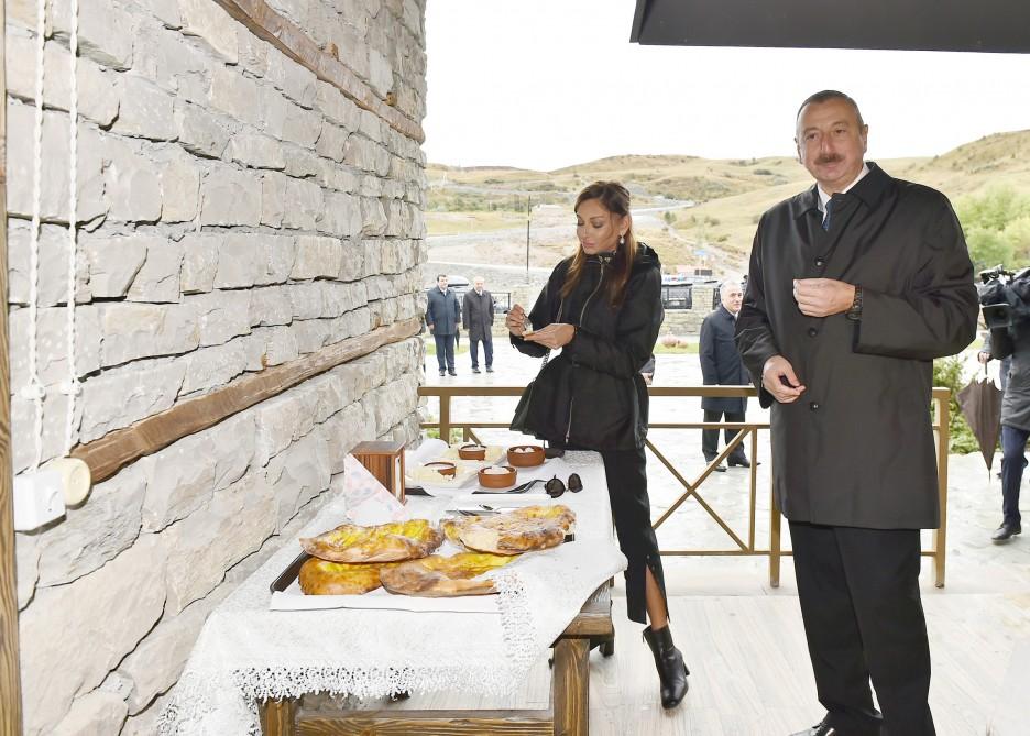 Prezident İlham Əliyev və xanımı Şamaxının Dəmirçi kəndində görülən işlərlə tanış olub (FOTO)