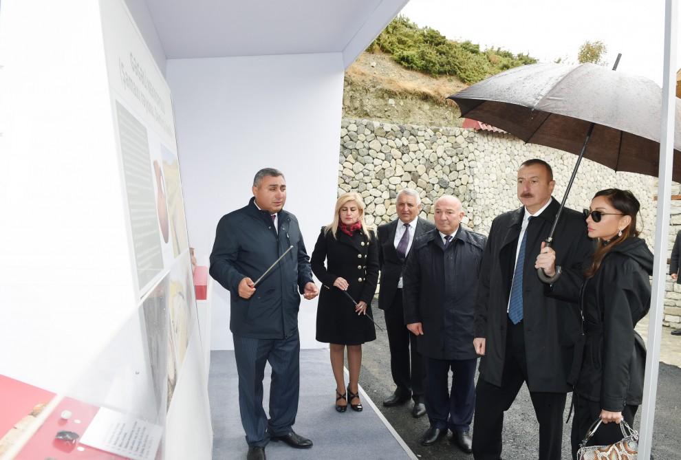 Prezident İlham Əliyev və xanımı Şamaxının Dəmirçi kəndində görülən işlərlə tanış olub (FOTO)
