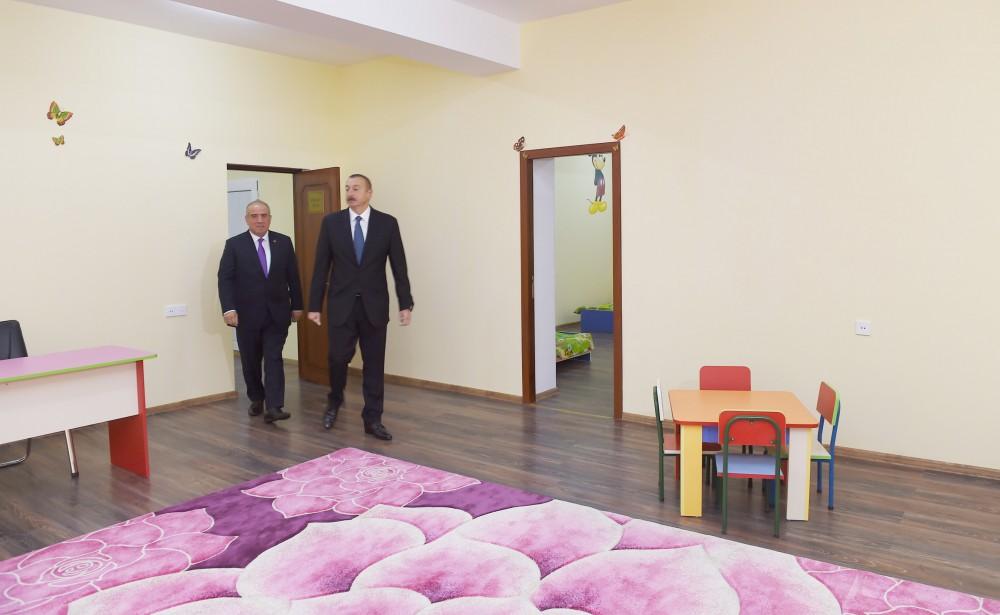Prezident İlham Əliyev Qobustanda yeni tikilmiş 100 yerlik uşaq bağçasının açılışında iştirak edib (YENİLƏNİB) (FOTO)
