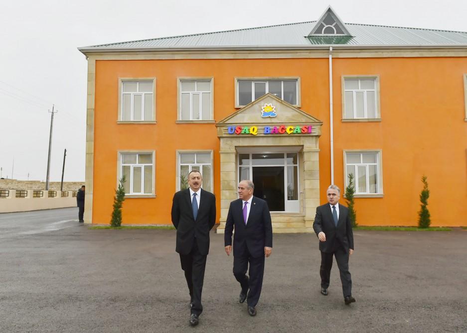 Prezident İlham Əliyev Qobustanda yeni tikilmiş 100 yerlik uşaq bağçasının açılışında iştirak edib (YENİLƏNİB) (FOTO)