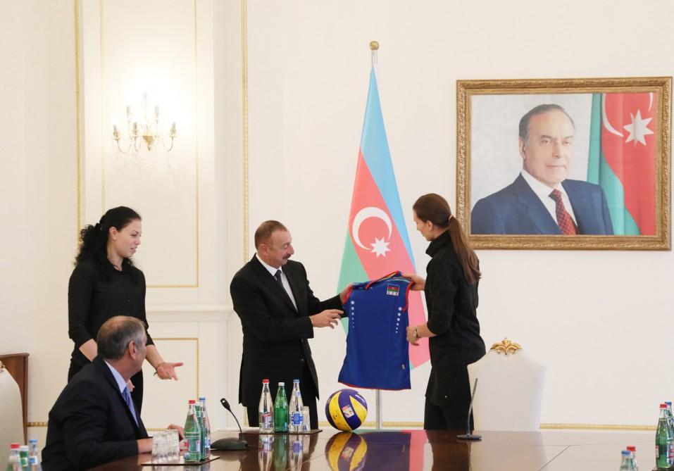 Prezident İlham Əliyev: Azərbaycan dünya Olimpiya ailəsində artıq öz layiqli yerini tutub (FOTO) (YENİLƏNİB)