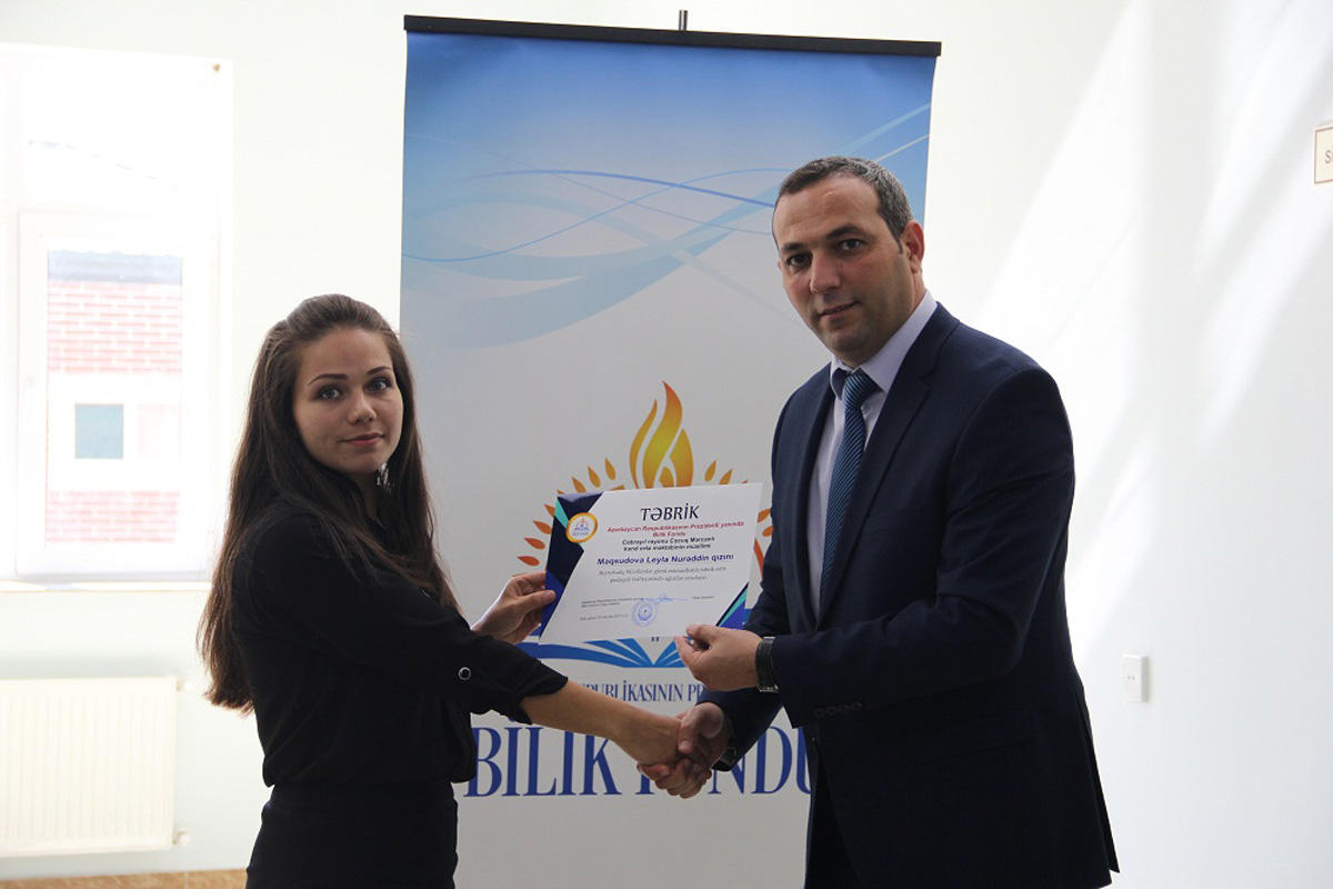 Bilik Fondu Cocuq Mərcanlıda müəllimləri təbrik edib (FOTO)